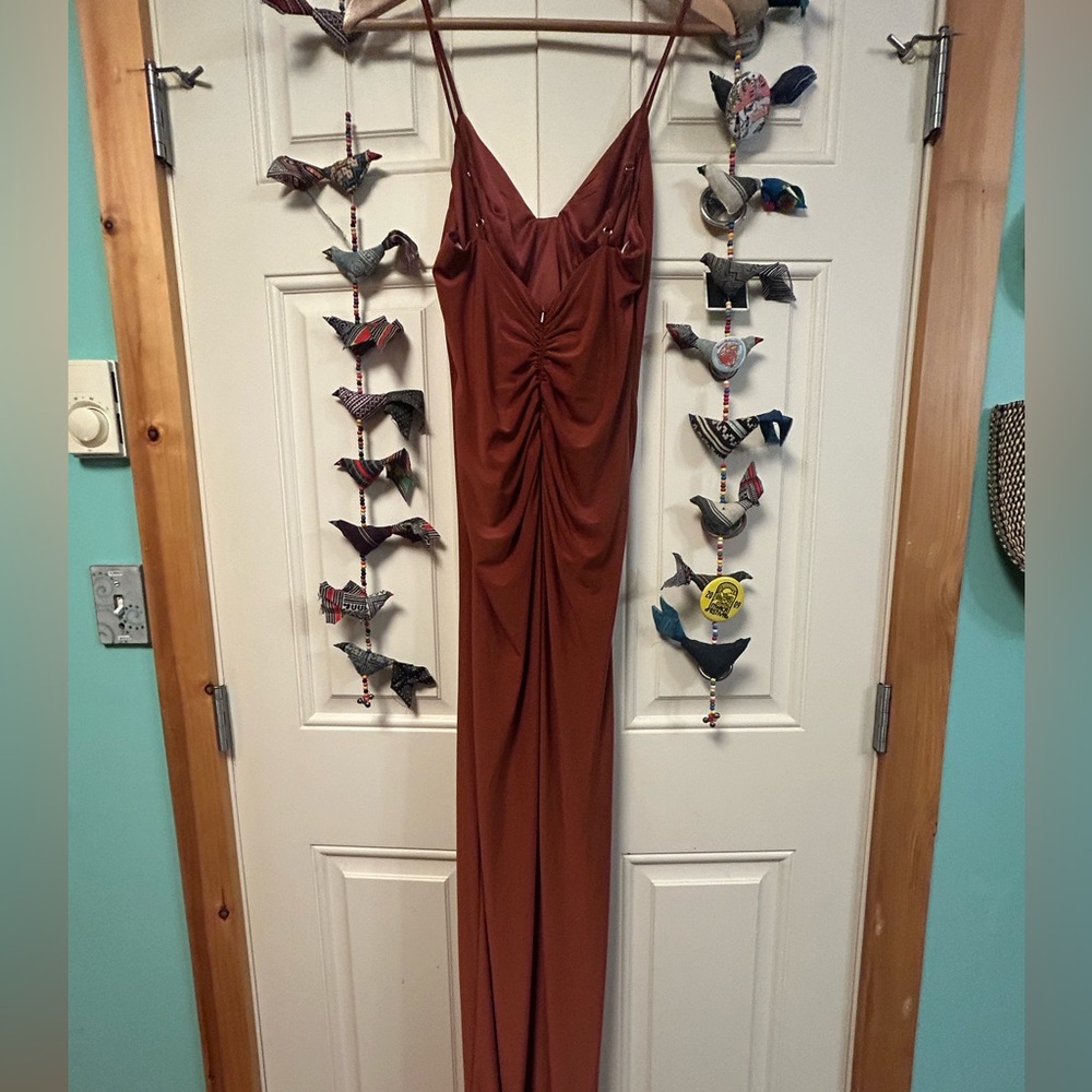 NWT David’s Bridal spaghetti strap ruched stretch jersey dress in cinnamon - Picture 6 of 7